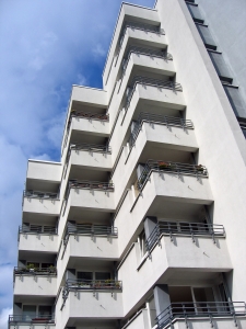 apartmentbalconyskyscraper