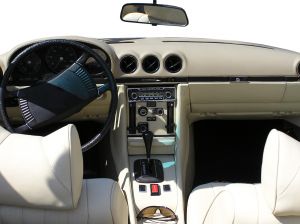 car-interior-1094865-m